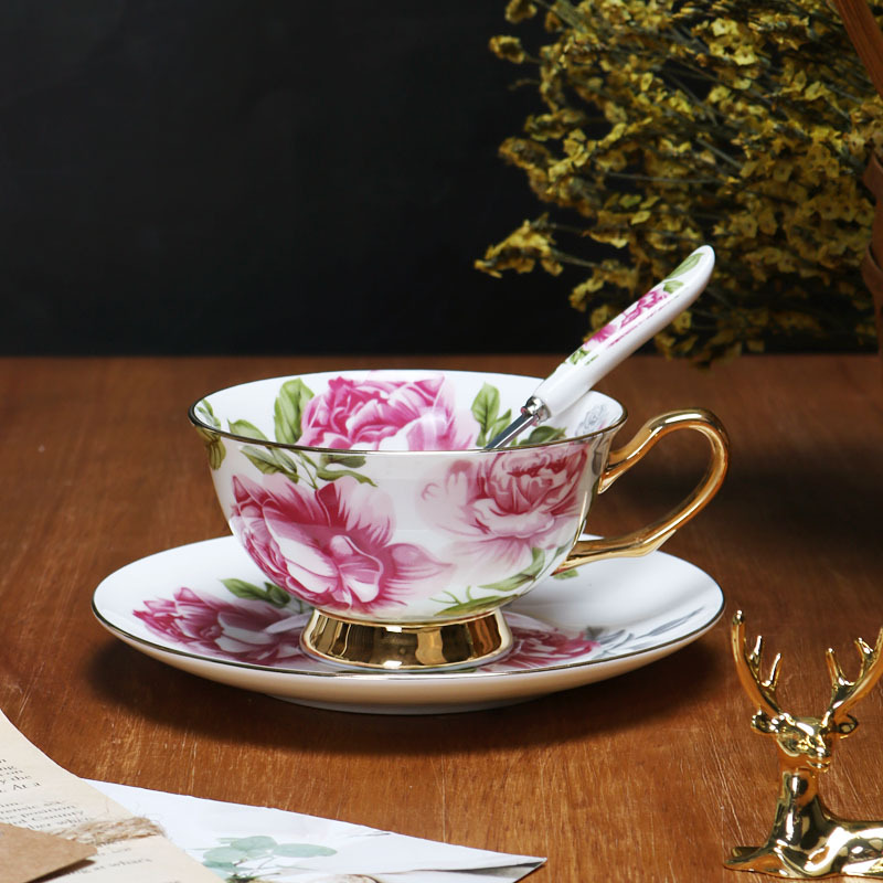 Estilo europeo de lujo ligero hueso China taza de café y platillo traje británico juego de té de la tarde de alta gama exquisita taza caja de regalo al por mayor