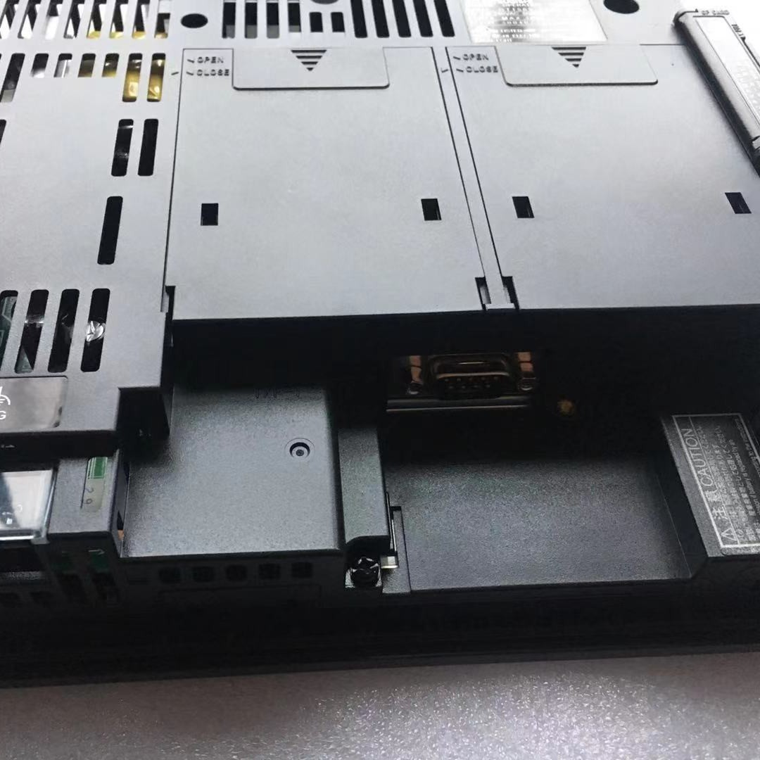 全新原装三菱触摸屏GT1585-STBD 价格优惠 议价出售