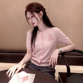韩版粉色短袖圆领扣子针织开衫女夏季修身小众设计感减龄薄款上衣