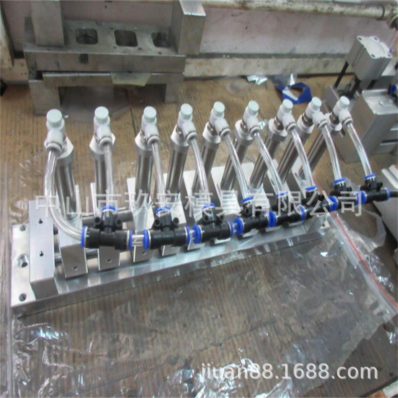 玖安模具供应胶袋包装8孔可移动圆孔刀叉冲孔模具