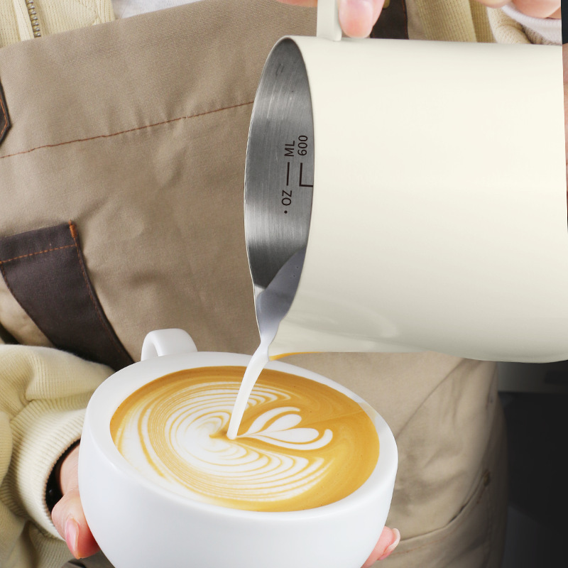 Jarra para Espumar Leche Arte Latte 700ml de Acero Inoxidable 304 con Pico Loro y Escala image 4