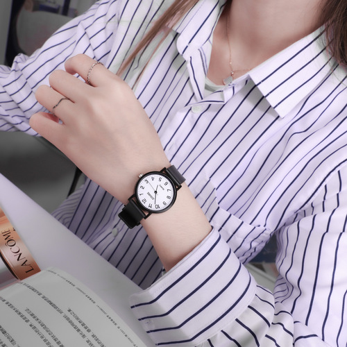 Quartz watches, large and small, student watches, simple digital dials