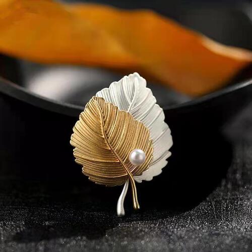 Korean Creative Double Color Gold Leaf Brooch, Niche High-End Women's Coat Accessory Pin, Trendy Festive Gift