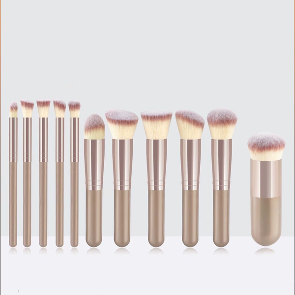 Brown brush, 11 pieces