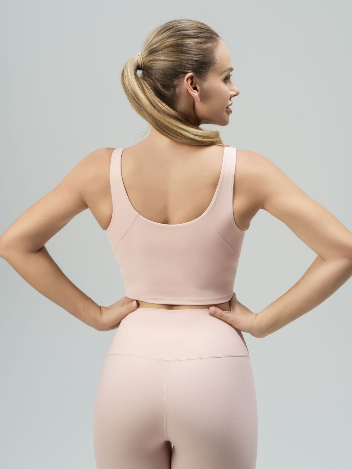 Luludarling夏の新型ヨガu型美ストラップ胸パッド下着女性裸感スポーツブラジャーストラップ