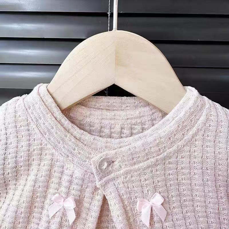 Traje de verano para bebé femenino Traje de dos piezas de costura con tirantes, chaqueta de punto, ropa dulce para bebés