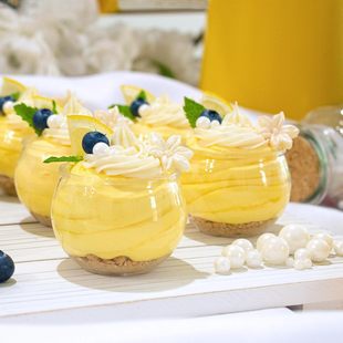 Disposable Spherical Plastic Mini Appetizer Transparent Pudding Dessert Wood Bran Cup Fat Cup with Spoon Spherical Cup