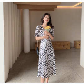 复古大码裙子2025年夏季新款时尚设计感收腰显瘦V领四叶草连衣裙