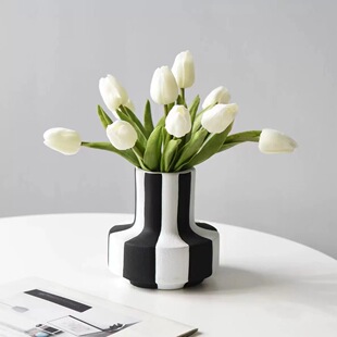 Modern High-End Black and White Stripesd Vase Home Living Room Coffee Table Dining Table Decoration Artificial Flower Arrangement Flower Arrangement
