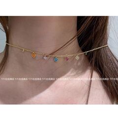 夏ドーパミンラッキー四つ葉の花ネックレス女性のライト高級ニッチハイエンド気質ネックレスアクセサリー鎖骨チェーン