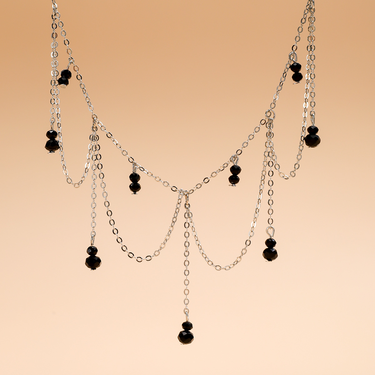 Girocollo goth con perline e frange a goccia di cristallo rosso_voghion.com