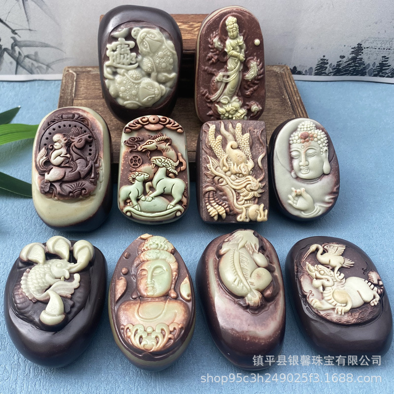 紫袍玉手把件年年有鱼花开富贵貔貅龙三羊开泰把玩健身玉石手玩件