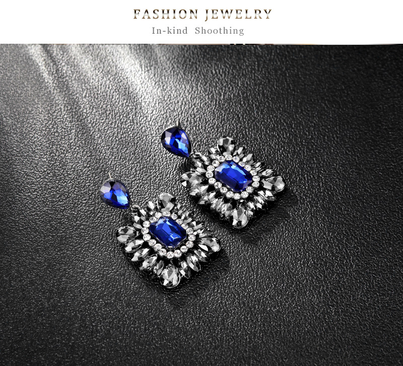 Retro Geometric Alloy Inlay Rhinestones Drop Earrings 1 Pair