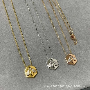 �߰汾v���м��۷������CNC�и�A�Ǝ�荵����i����p���LŮ