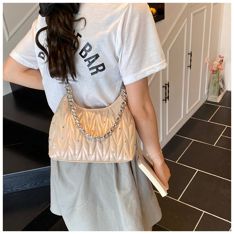 Fashionable diamond-encrusted diamond-shaped chain underarm bag 2025 Summer new style versatile daily commuting crossbody bag for women undefined