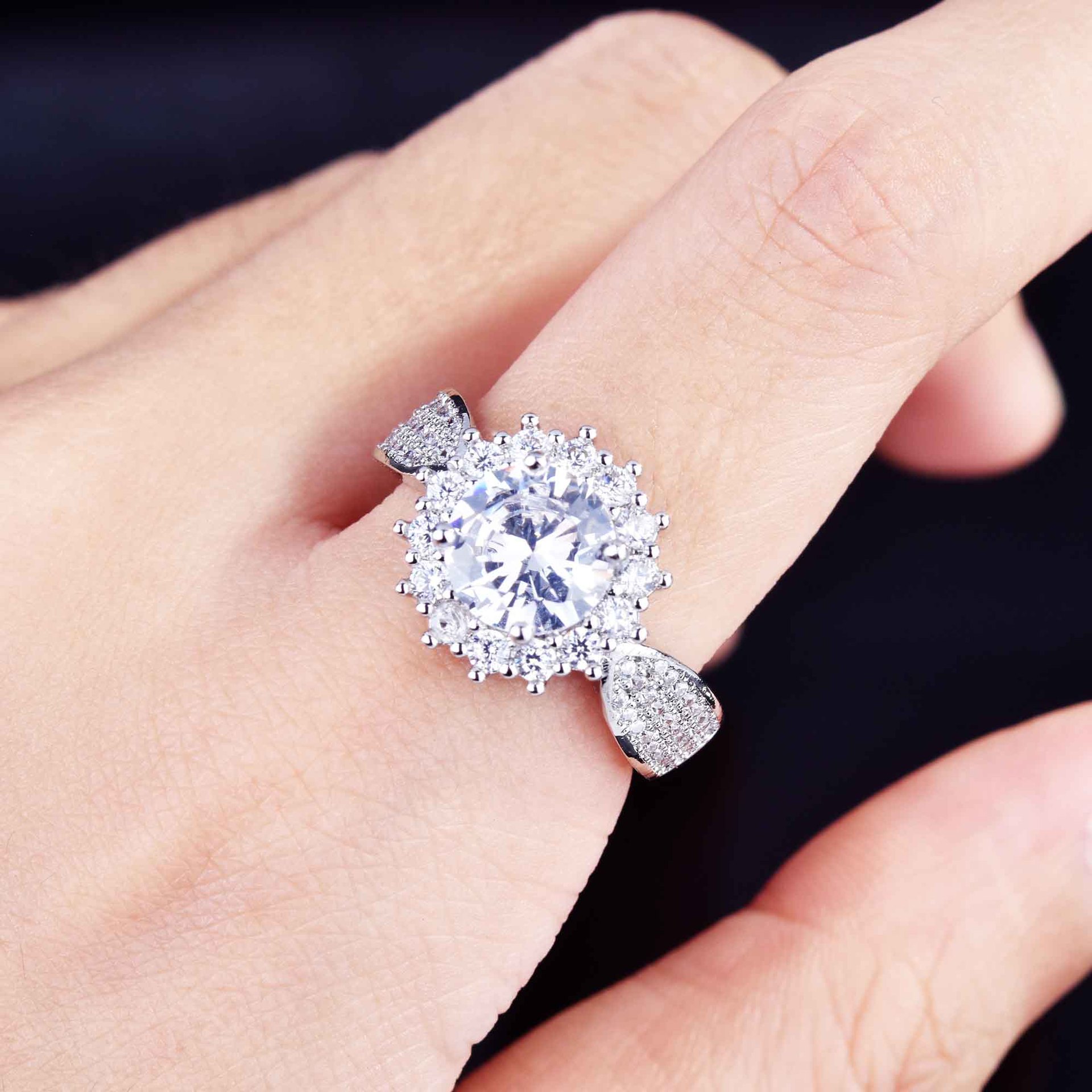 10g Weight Artificial Gemstones Inlay Material Wedding Occasion Copper Material Flower Pattern Women'S Gender Diamond Design Simple Style Style White Color Wholesale Jewelry Simple Style Flower Copper Artificial Gemstones Diamond 8