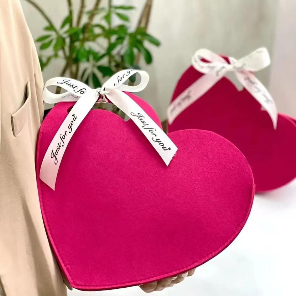 毛毡结婚伴手礼包爱心订婚喜糖伴娘伴郎礼品袋创意托特包可印logo