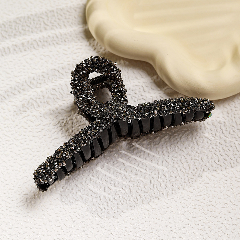 Pinza shark con detalles de diamante imitación – elegante, con cinta decorativa image 8