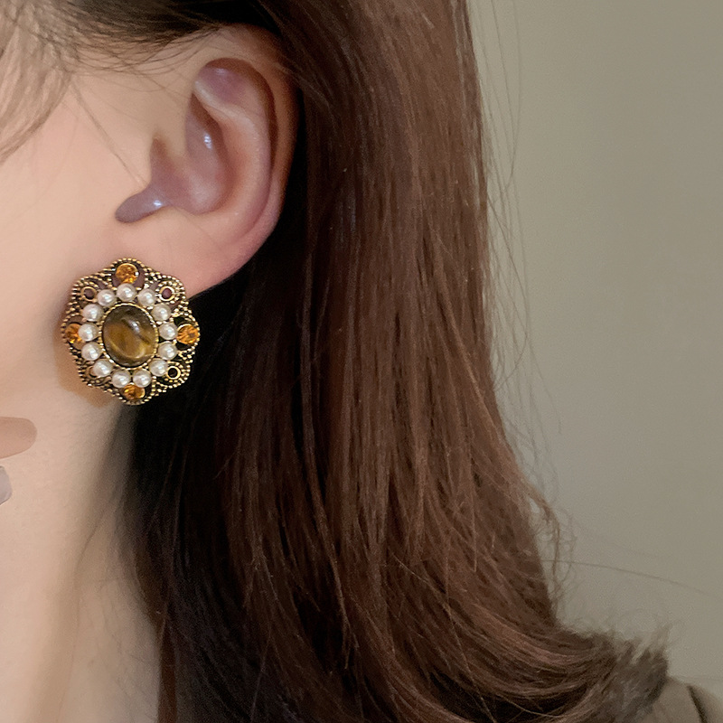 Holiday, Daily Occasion 1 Pair Elegant Retro Geometric Alloy Tiger Eye Rhinestones Ear Studs