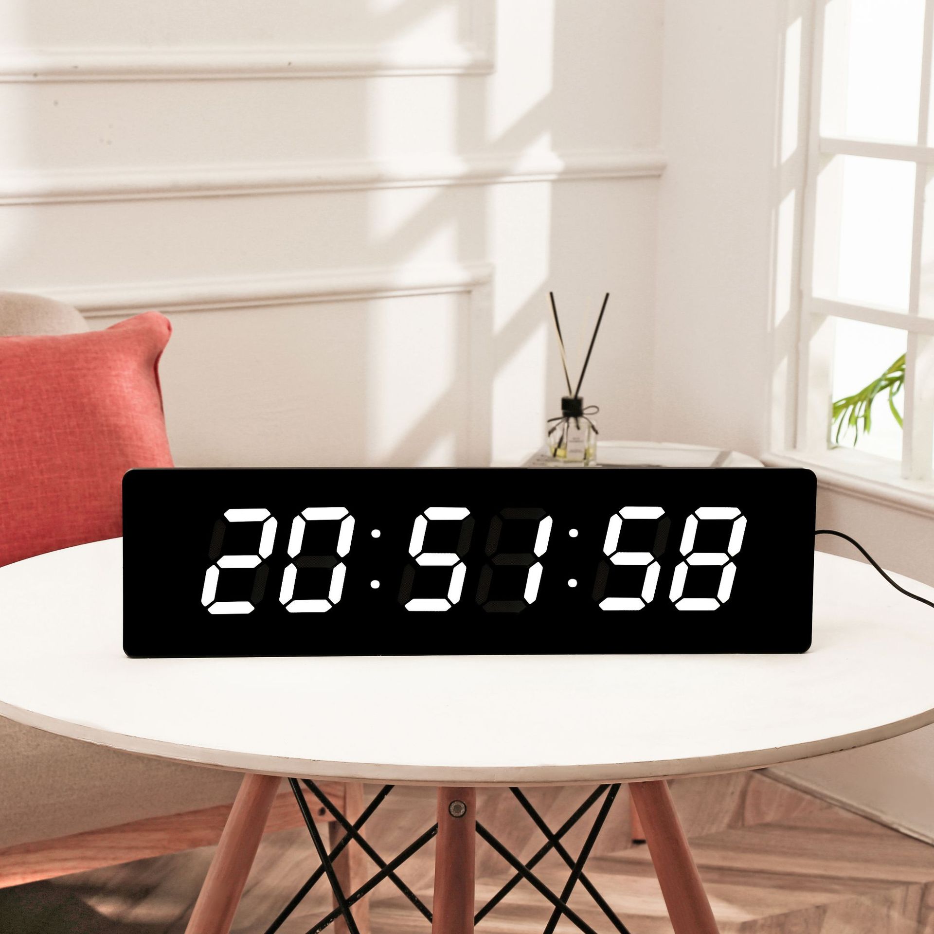 Control remoto transfronterizo cuenta regresiva reloj electrónico LED reloj de mesa digital reloj de pared simple reloj de pared digital fábrica fuente