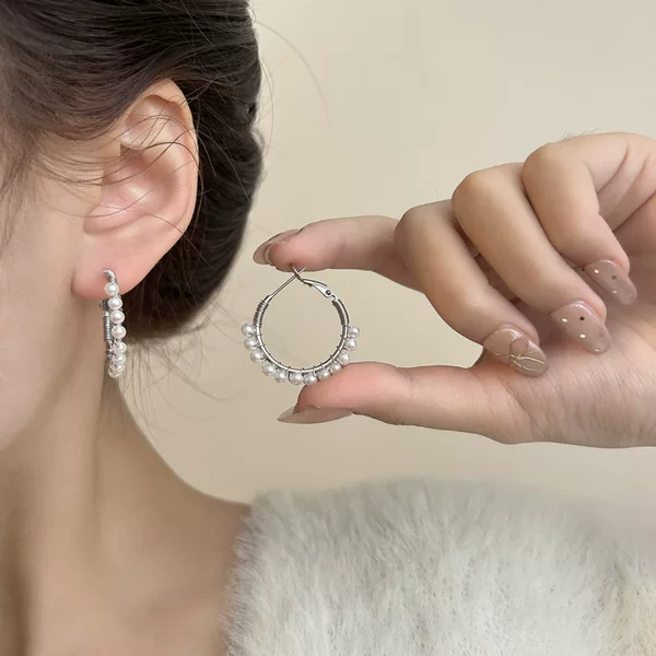 In-Stock Popular Pearl Hoop Earrings for Women, Light Luxury Niche Design, High-End Classic Best-Selling Earrings