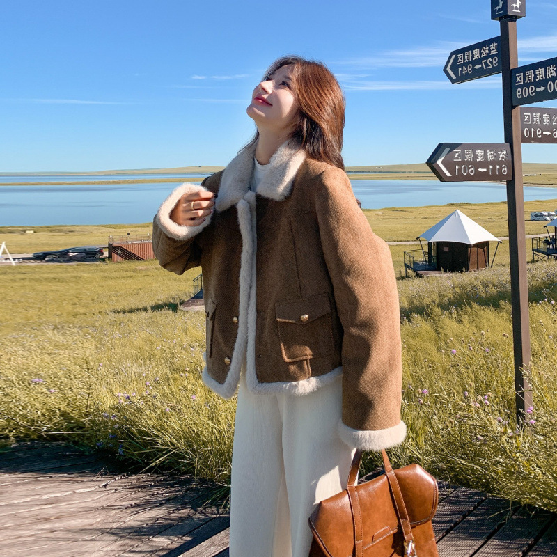 Khaki French-Style Mature Fashion Fur-Integrated down Jacket for Women, 2025 Winter New Model, High-End Plush Patchwork Coat
