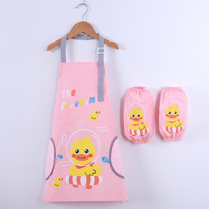 子供のエプロンは防水で汚れを防ぐことができます。手を拭くことができます。|undefined