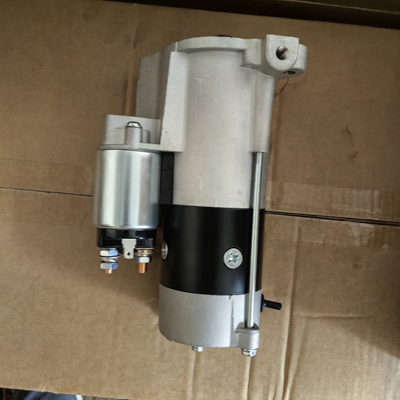 Motor de arranque M8T35073 Accesorio 4M40 Motor de arranque para pickup Mitsubishi L200