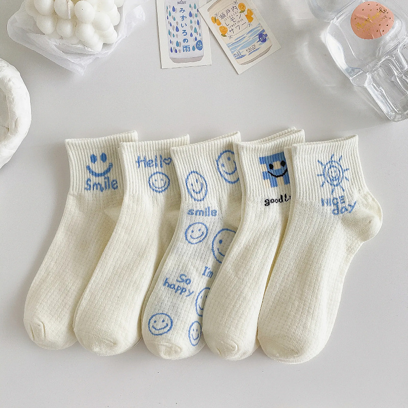 Socks for Women in Autumn and Winter New Style Cartoon Smiling Face Women's Mid-Calf Cotton Socks Are Comfortable, Sweat-Absorbent, Breathable and Versatile for Girls' Campus Style Socks for Women in Autumn and Winter New Style Cartoon Smiling Face Women's Mid-Calf Cotton Socks Are Comfortable, Sweat-Absorbent, Breathable and Versatile for Girls' Campus Style