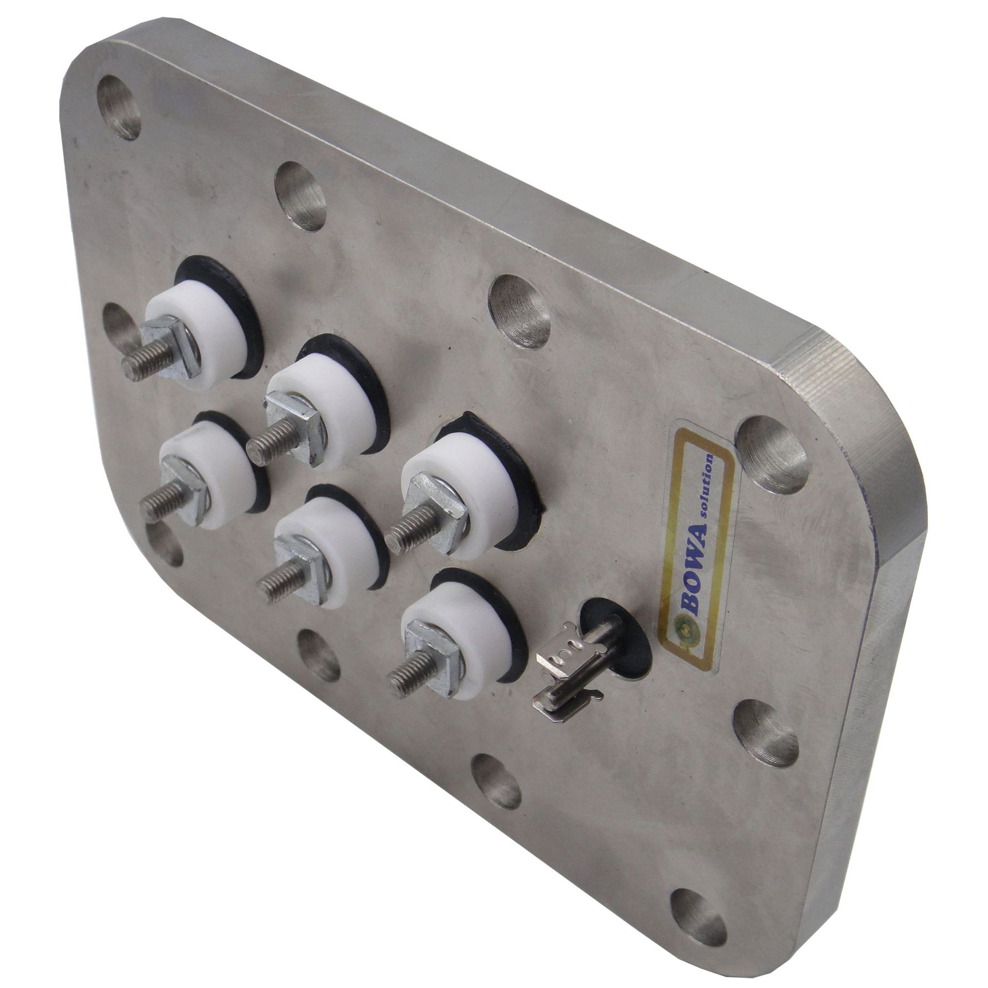 半封闭制冷压缩机中四缸接线板总成便于电气连接，如星三角启动