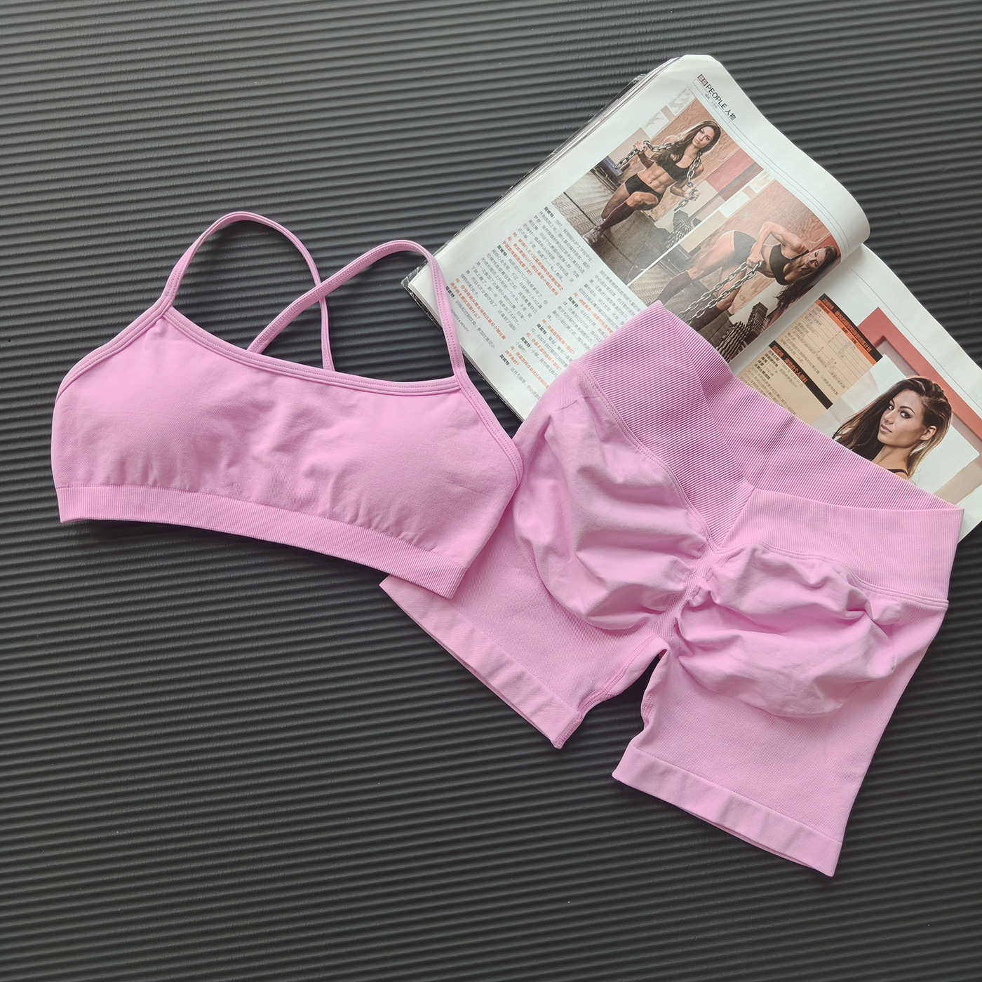 Levantar la cadera V cintura alta elasticidad mostrar la cadera traje de yoga sin costura ropa interior deportiva almohadilla para el pecho desmontable a prueba de golpes para reunir a las mujeres de espaldas image 10