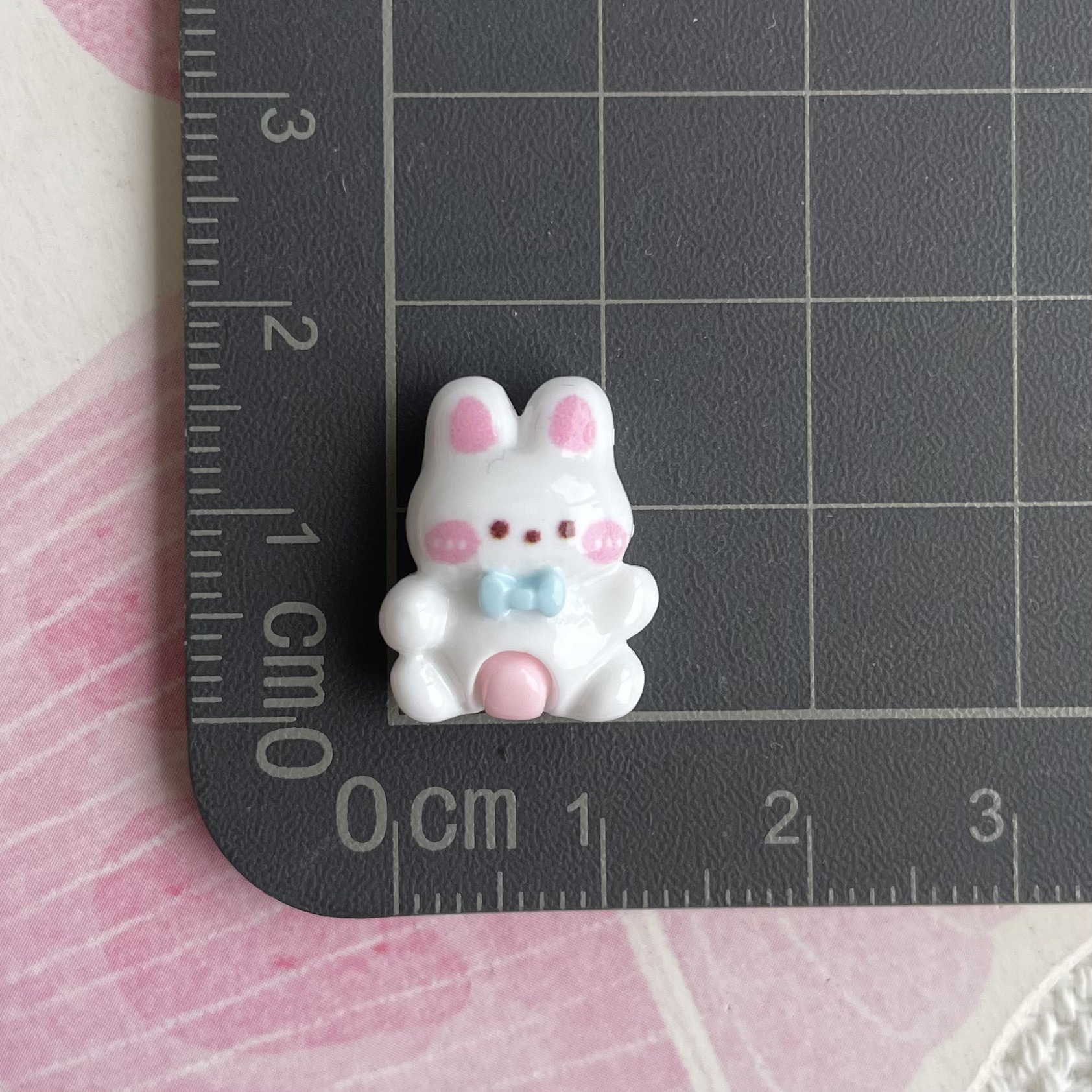 小さいサイズの動物の樹脂の部品の猫のウサギの恐竜の熊の装飾の材料のヘアピンの携帯のケースの靴の装飾のアクセサリ