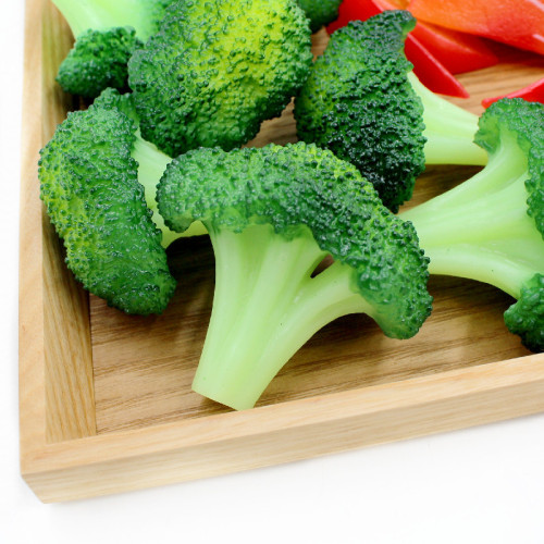 Simulated food food, tomatoes, tomatoes, broccoli, corn, model vegetables, gifts, creative ornaments, photography props