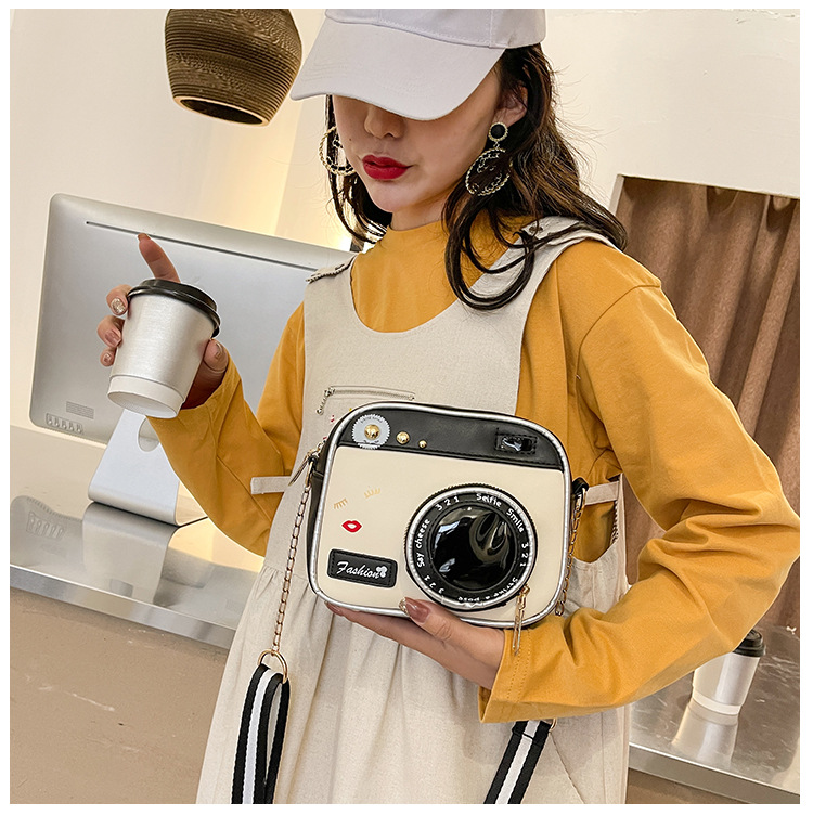 Women's Small Polyester Leather Camera Streetwear Square Zipper Crossbody Bag display picture 3