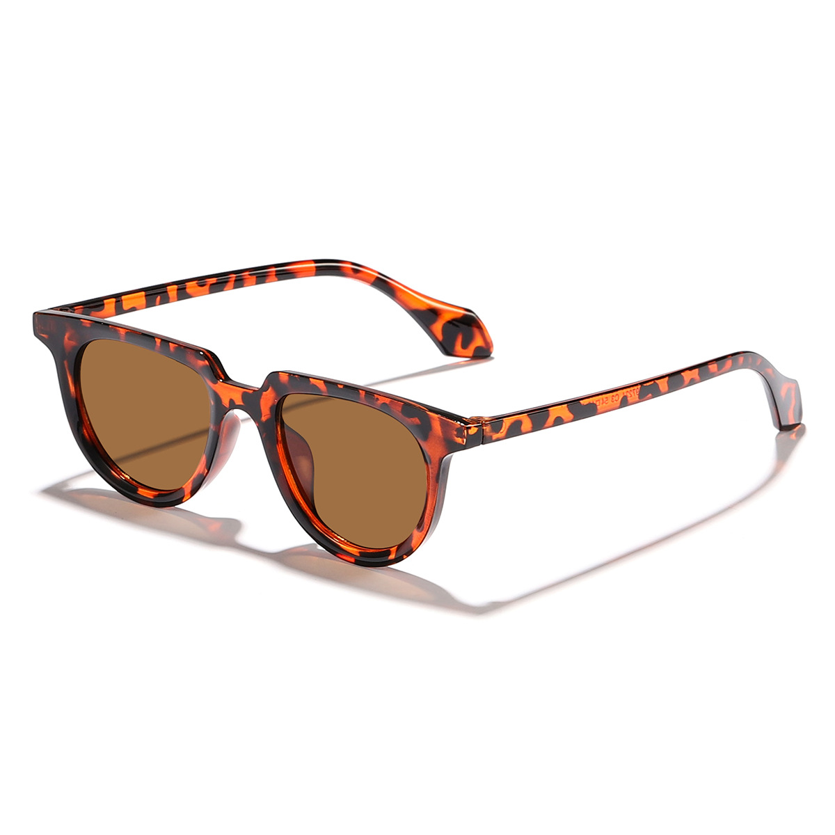 Versión coreana al por mayor transfronteriza de gafas de sol de ojo de gato de marco pequeño para hombres y mujeres gafas de sol de protección solar de alta gama europeas y americanas Sunglasses