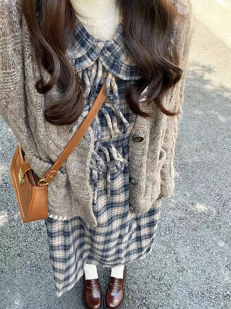 日系复古学院风软糯灰色开衫毛衣女初秋季宽松格子裙长款两件套装