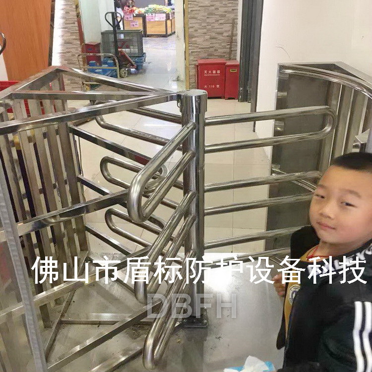 供应超市入口半高梳状单向转闸门只能进不能出逆向门通道管制道闸