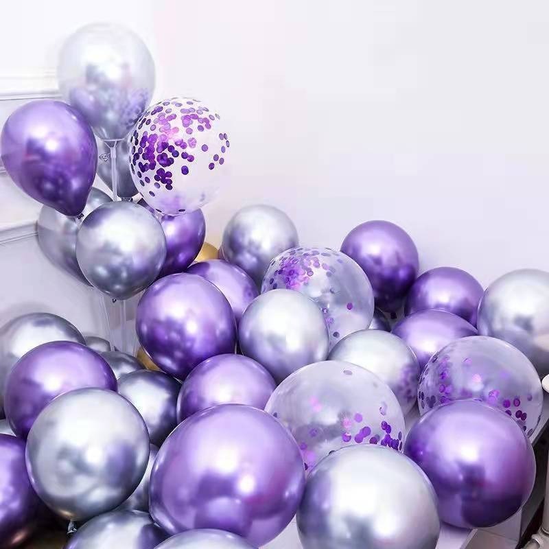 誕生日に風船を配置して結婚します。現場に風船を配置します。|undefined