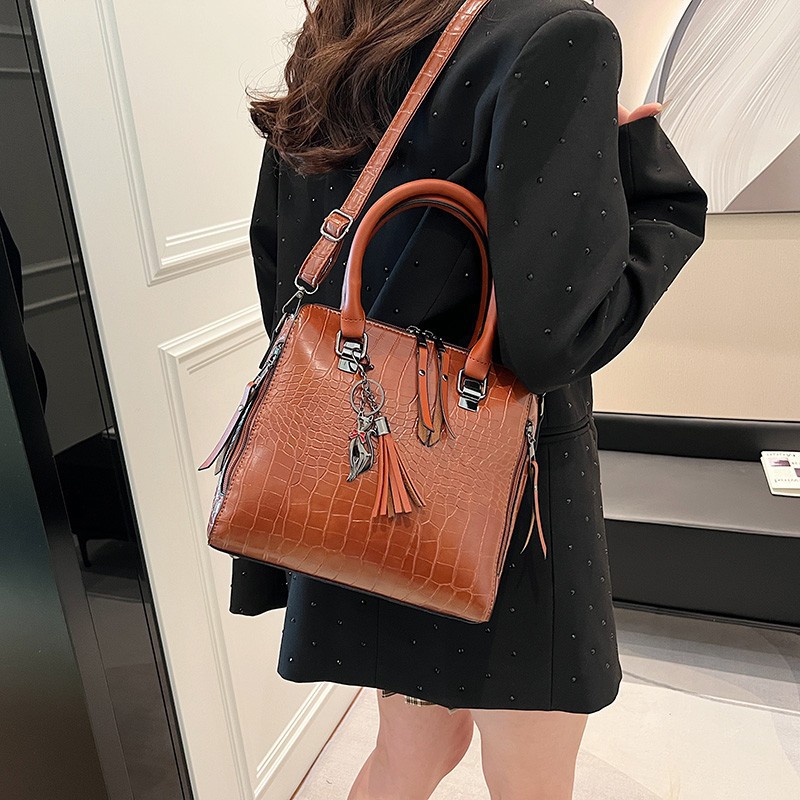 2024 Bolsos portátiles de mensajero de un solo hombro de moda transfronteriza