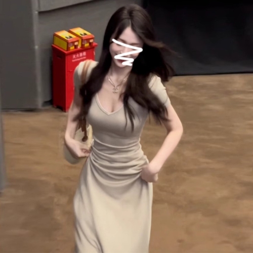 Pure Desire Sexy French Style V-Neck Dress for Summer Women 2025 Fitted Slimming Waist Length Dress