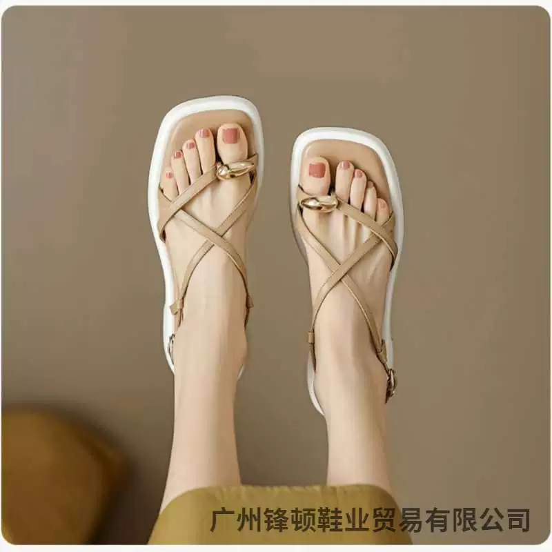 Женские сандалии на толстой подошве 2025, новый французский римский стиль, летние универсальные сандалии на толстой подошве, средний каблук, сказочные туфли.