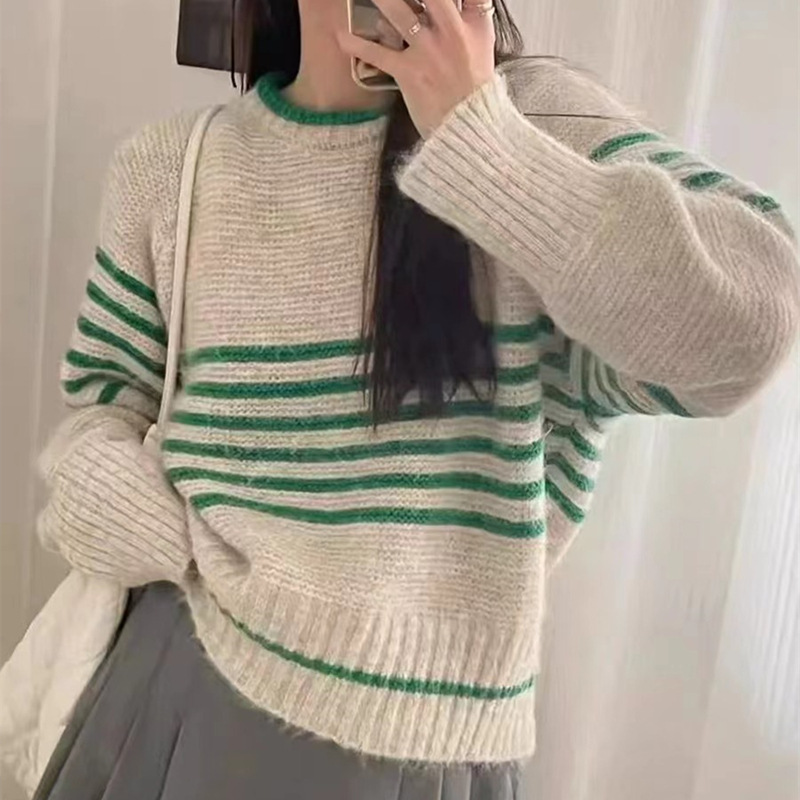 Korean-Style Soft and Cozy Striped Pullover Sweater for Women, New Autumn and Winter Korean-Style Lazy Round Neck Knit Versatile Top