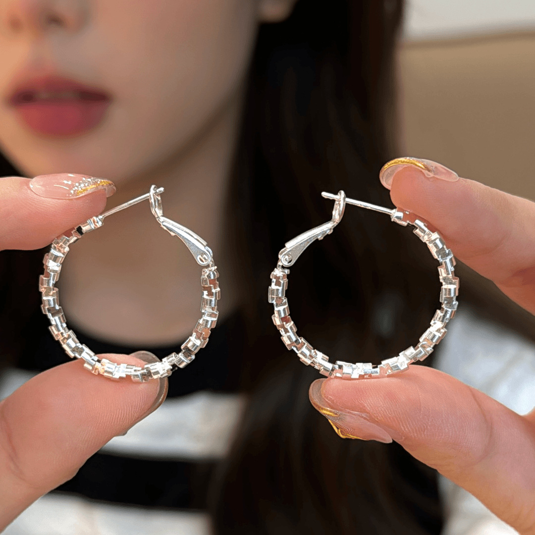 Universal elegant earrings