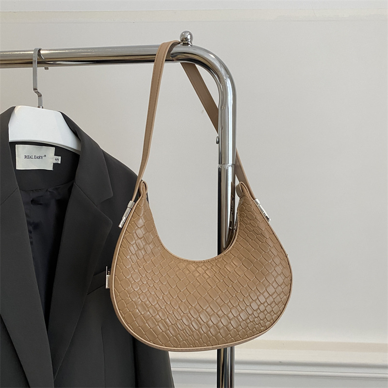 Nuevo bolso de medio mes, bolso de hombro de mensajero portátil ajustable, bolsa de media luna de moda, bolsa de bola de masa, 2024 invierno de alto valor