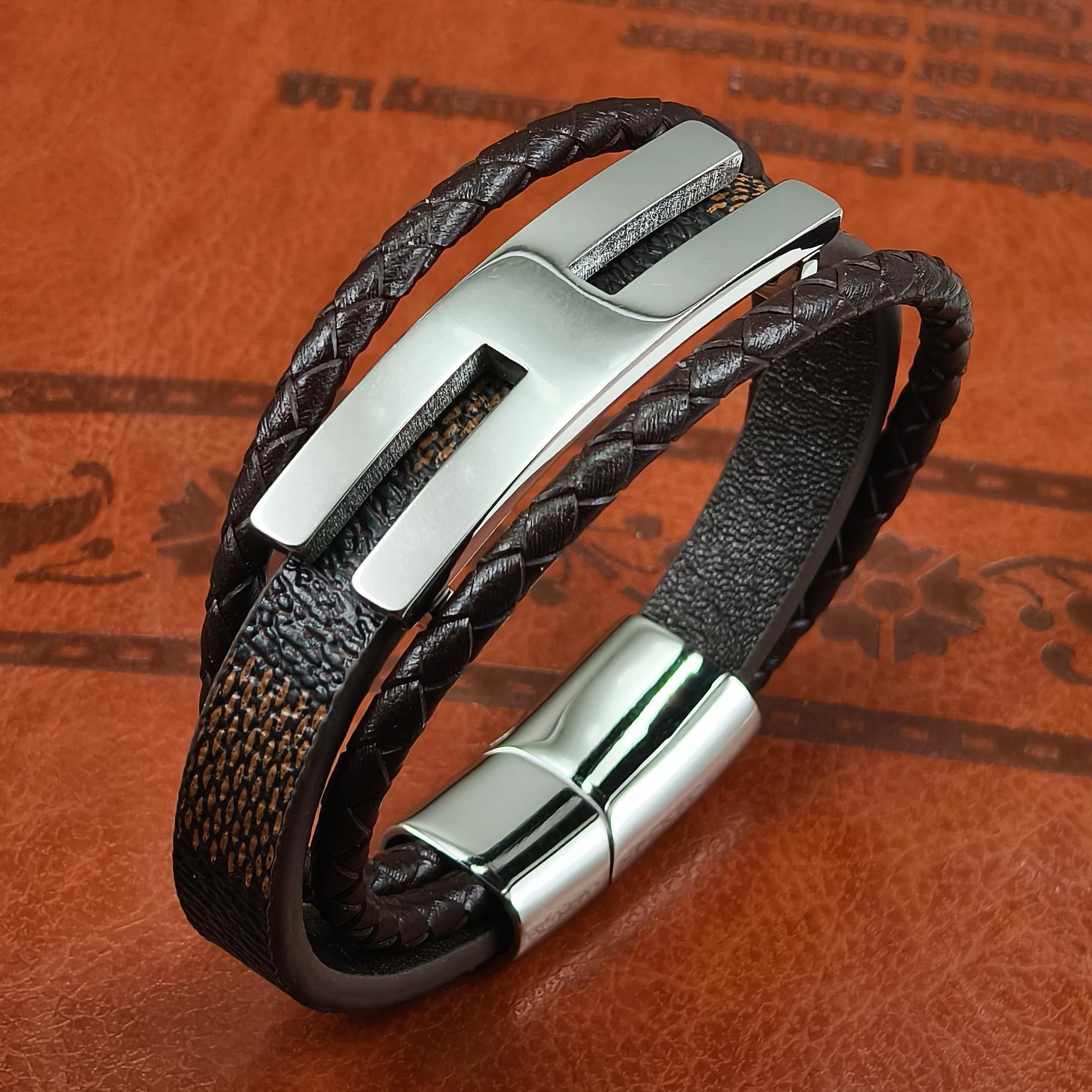 Fashionable glossy bracelet