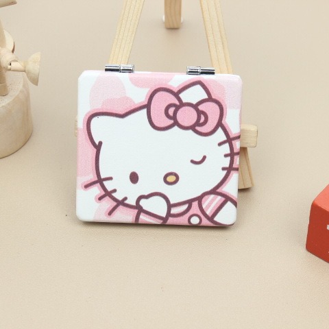 蜡笔小新镜子工厂直供便携折叠化妆镜学生手持梳妆台可爱包包新款