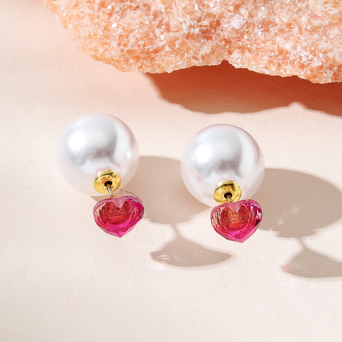 Fashion Ornament Heart-shaped Zircon Pearl Ear Metal Studs Earrings display picture 1