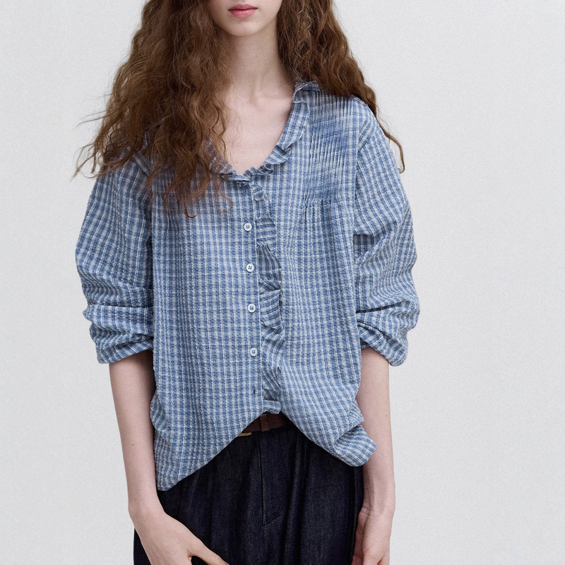 Letm Nordic-style retro plaid shirt with contrasting colors, a subtle textured effect, and a V-shaped lace collar, for women