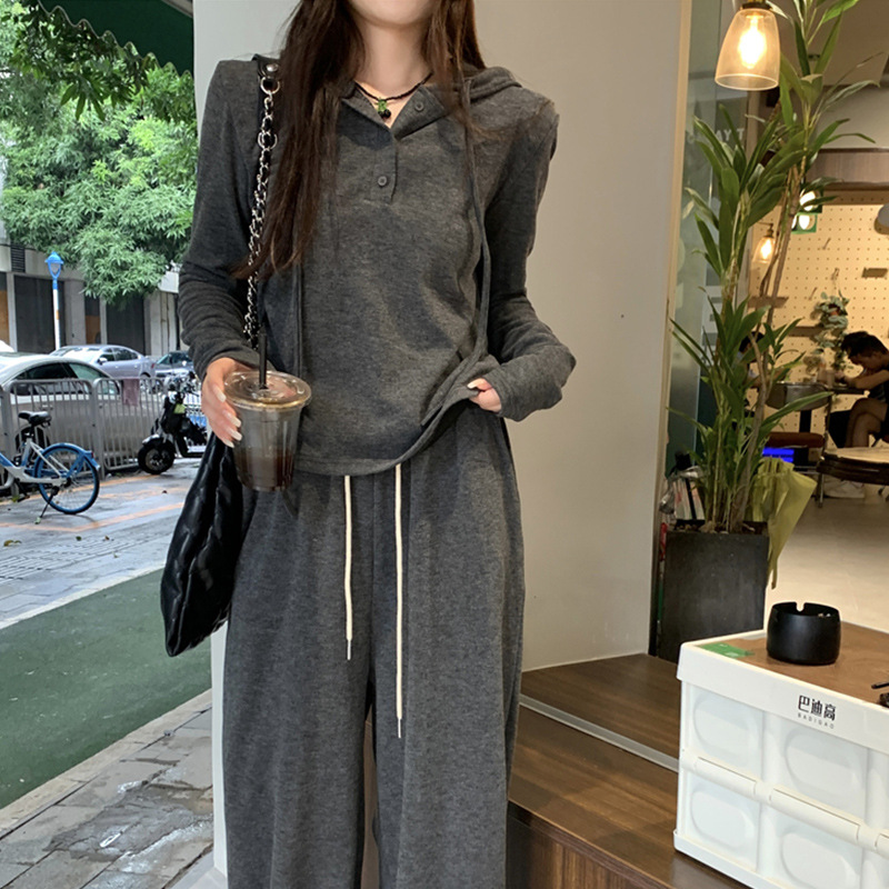 새로운 슬리밍 스포츠 세트 여성 봄과 가을 학생 느슨한 한국 스타일 세련된 스웨트 셔츠 캐주얼 착용 투피스 와이드 다리 바지