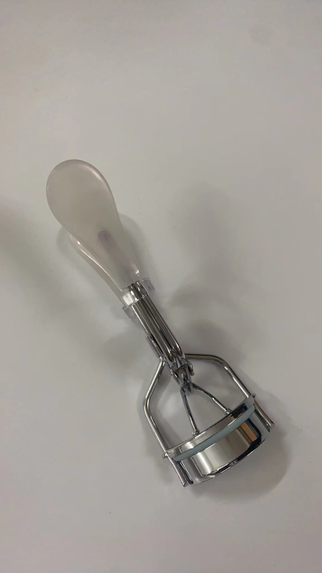 Rizador de pestañas de gran angular muestra gratis rizador de pestañas parcial herramienta de belleza rizador de pestañas portátil rizador de pestañas de belleza al por mayor